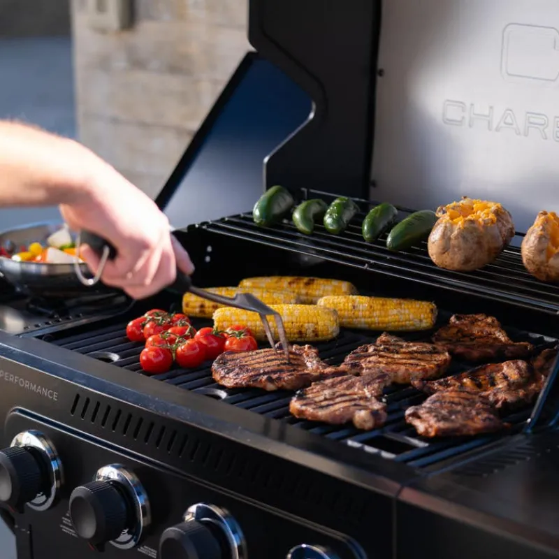 CHARBROIL Propane Gas Grill with 4 Burners - 41 000 BTU