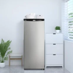 Danby 8,5 Cu Ft Freezer , Vertical, 24" - DUFM085A4BSL