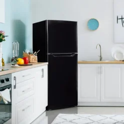 Danby 24 in 10,1 Cu ft Refrigerator Top Freezer - DFF101B1BDB