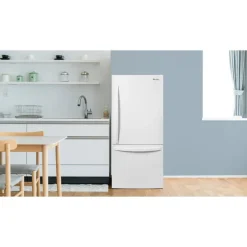Danby 30 In 18.7 Cu ft Refrigerator Bottom Freezer - DBM187E1WDB