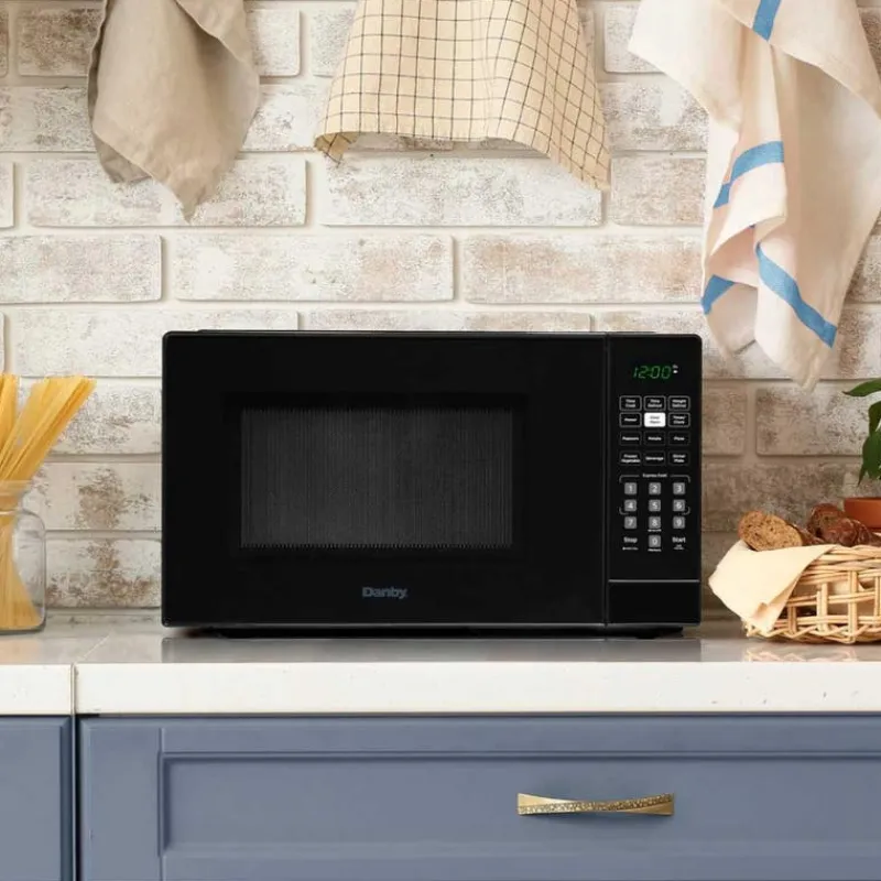 Danby Microwave 900 21" DBMW1121BBB