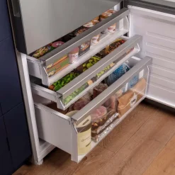 GE Appliances GE 17,7 Cu Ft 31 In Refrigerator Bottom Freezer - GBE17HYRFS
