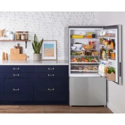 GE Appliances GE 17,7 Cu Ft 31 In Refrigerator Bottom Freezer - GBE17HYRFS