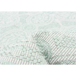 Indoor or Outdoor Rug - 7 x 10