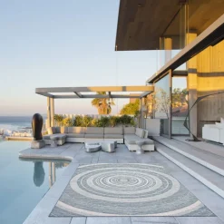Indoor or Outdoor Rug - 7 x 10