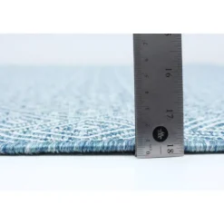Indoor or Outdoor Rug - 7 x 10