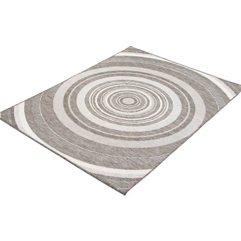 Indoor or Outdoor Rug - 7 x 10