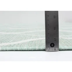 Indoor or Outdoor Rug - 5 x 7
