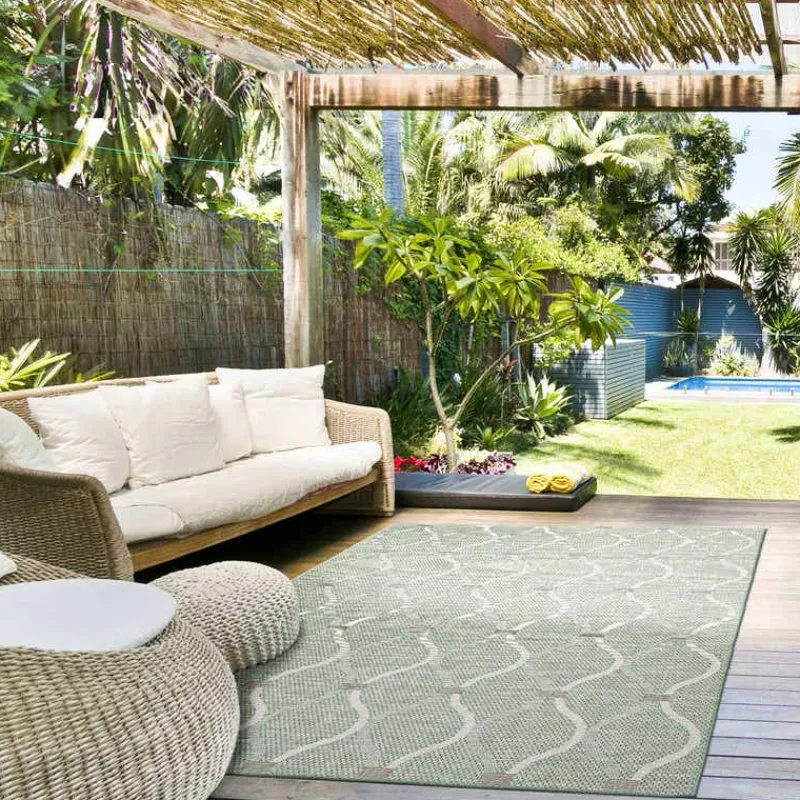Indoor or Outdoor Rug - 5 x 7