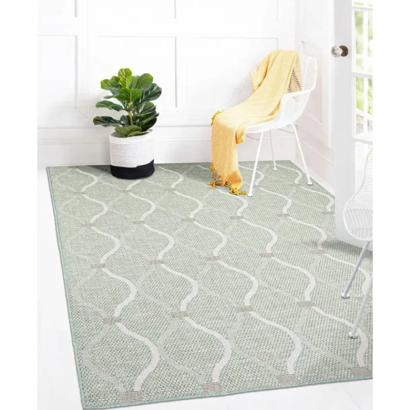 Indoor or Outdoor Rug - 5 x 7
