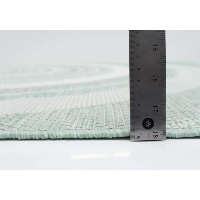 Indoor or Outdoor Rug - 5 x 7