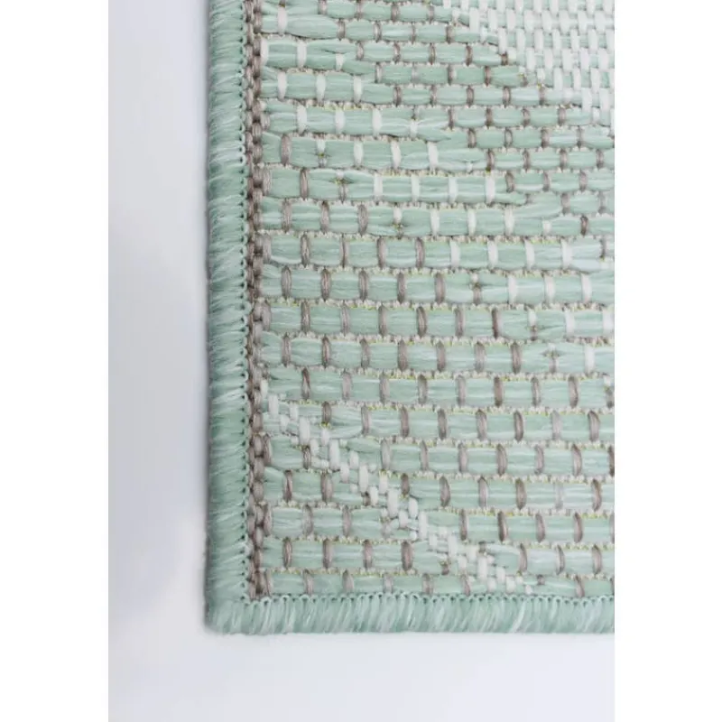 Indoor or Outdoor Rug - 5 x 7
