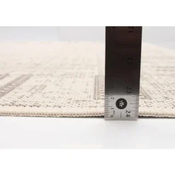 Indoor or Outdoor Rug - 4 x 6