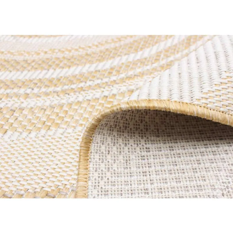 Indoor or Outdoor Rug - 7 x 10