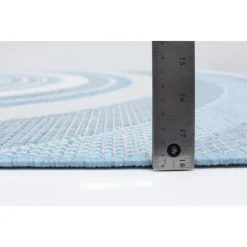 Indoor or Outdoor Rug - 5 x 7