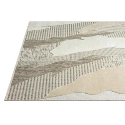 Indoor or Outdoor Rug - 5 x 8