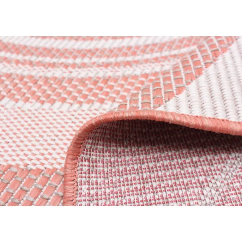 Indoor or Outdoor Rug - 7 x 10