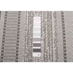 Indoor or Outdoor Rug - 4 x 6