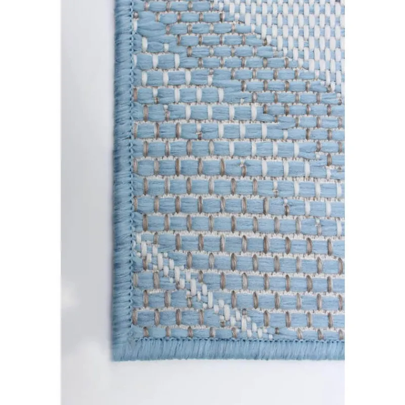 Indoor or Outdoor Rug - 7 x 10