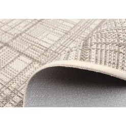 Indoor or Outdoor Rug - 4 x 6