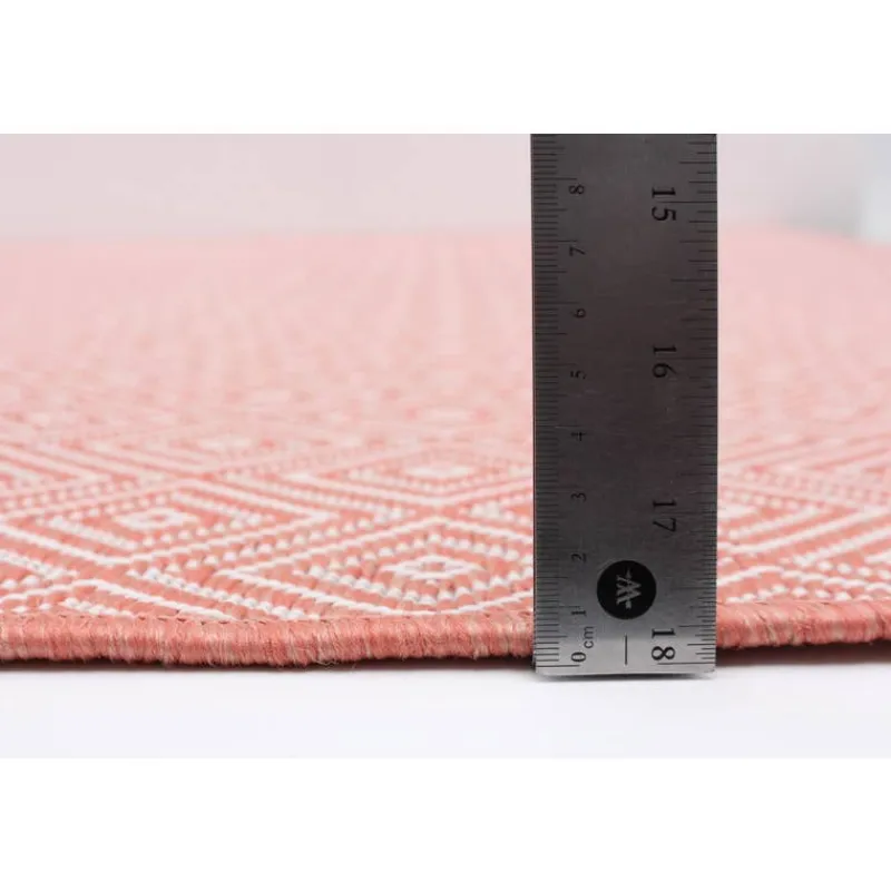 Indoor or Outdoor Rug - 5 x 7