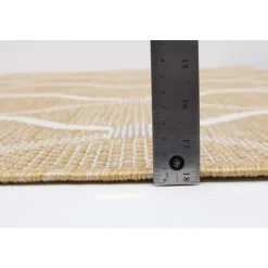 Indoor or Outdoor Rug - 7 x 10