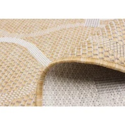Indoor or Outdoor Rug - 7 x 10