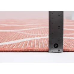 Indoor or Outdoor Rug - 5 x 7
