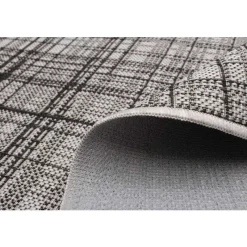 Indoor or Outdoor Rug - 4 x 6