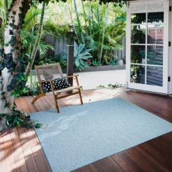 Indoor or Outdoor Rug - 7 x 10
