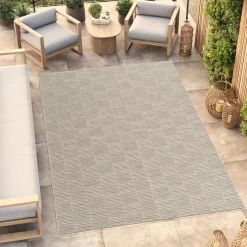 Indoor/Outdoor Rug - 6 x 9 ft