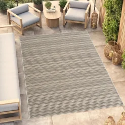 Indoor/Outdoor Rug - 6 x 9 ft