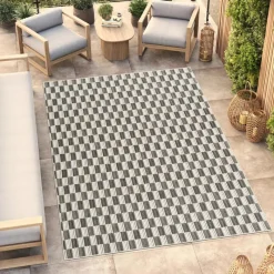 Indoor/Outdoor Rug - 5 x 7 ft