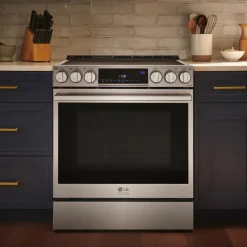 LG STUDIO Range 30