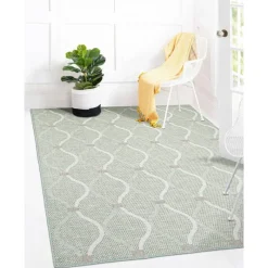Outdoor 7 x 10 ft Rug