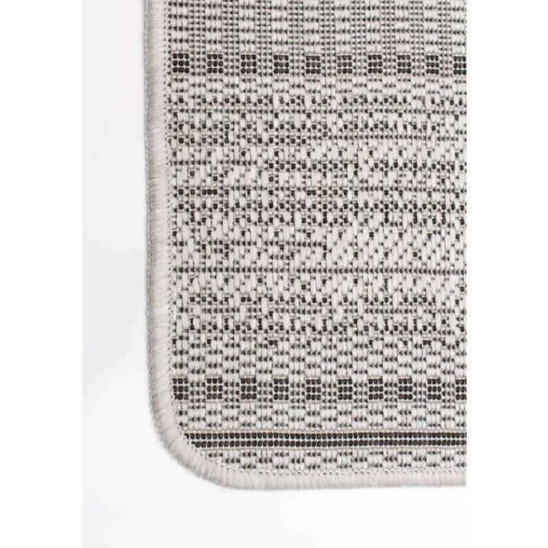 Outdoor 2 x 7 ft Rug