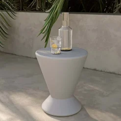 Meubles South Shore Outdoor Side Table