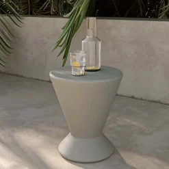 Meubles South Shore Outdoor Side Table